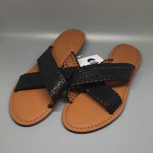 Universal Thread Black Strap Sandals